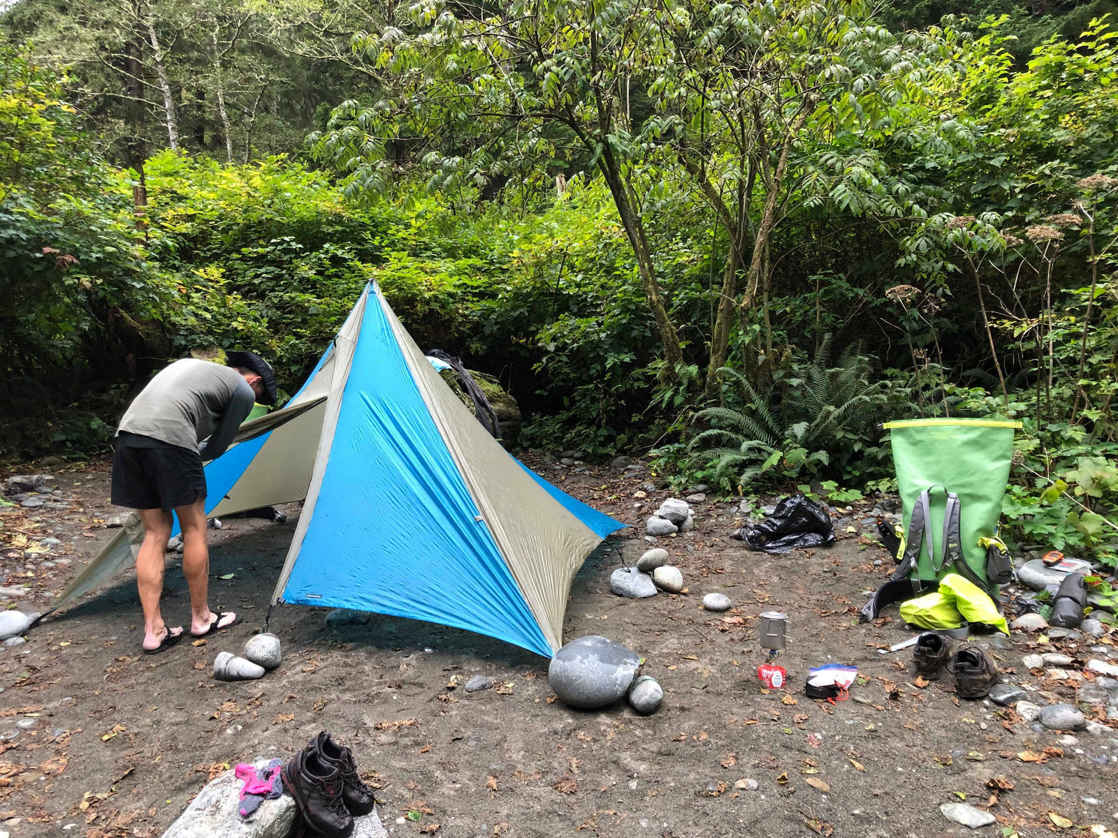 Fast Packing the West Coast Trail (in the worst conditions)