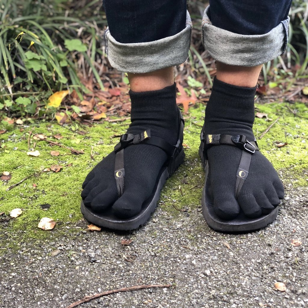 LUNA Sandals & Injinji Toe Socks
