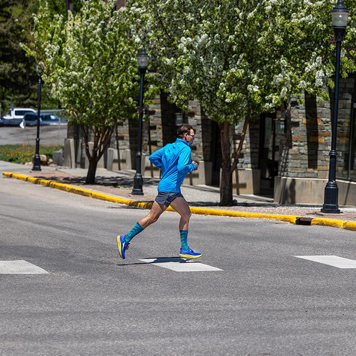 Injinji Toe Socks - Ultra Run Crew - Poseidon - running on the road