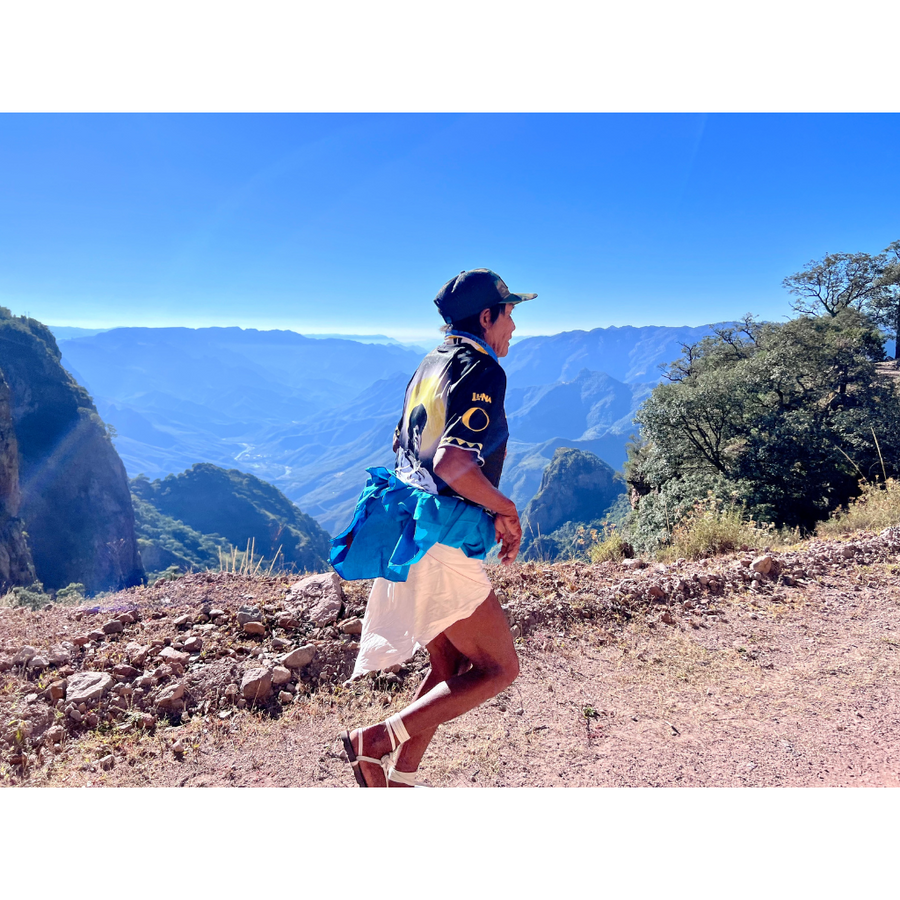 "RUN LIKE MANUEL" SHIRT - TRUE MESSAGES DONATION - trail race photo, side
