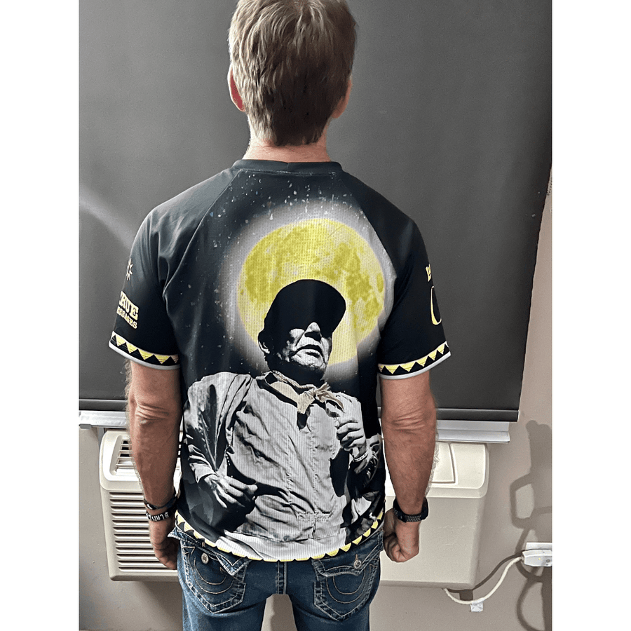 "RUN LIKE MANUEL" SHIRT - TRUE MESSAGES DONATION - back print, worn - detail