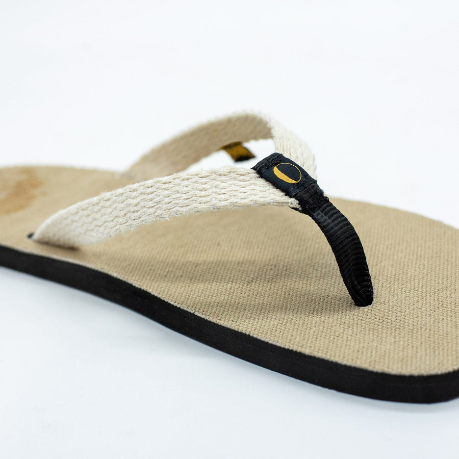 LUNA Chancla Hemp 🇺🇸 - toe-post close-up
