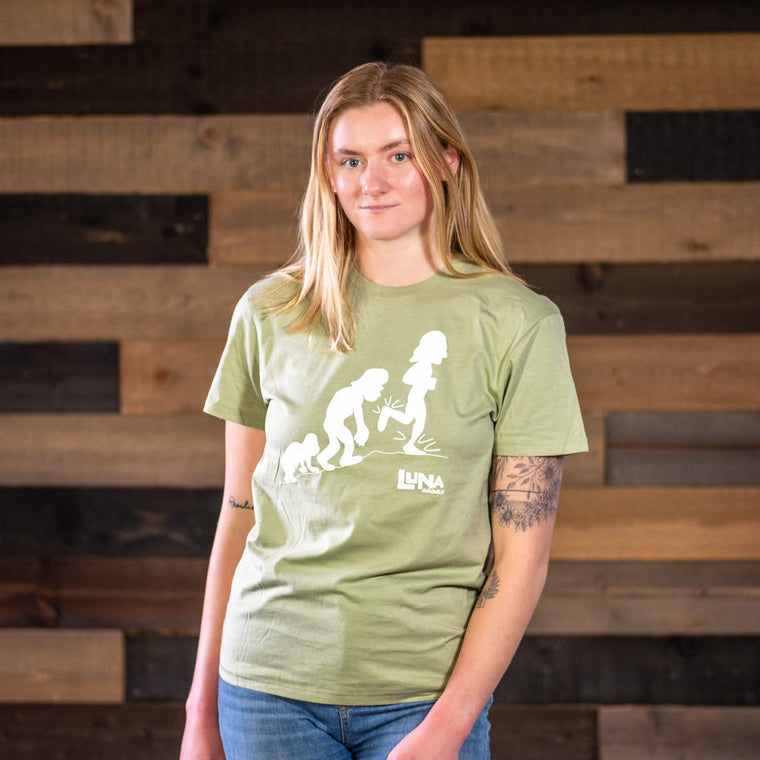 EVOLUTION MAN "RUN LIKE A HUMAN" ORGANIC COTTON SHIRT in use