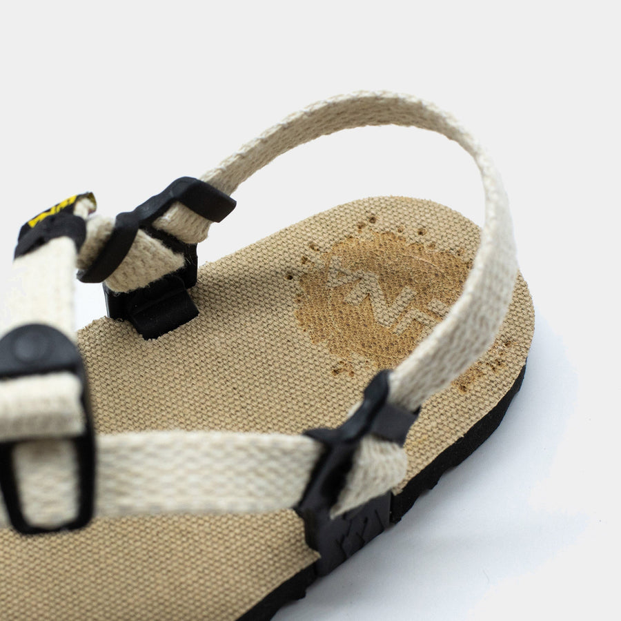 Hemp Monkey 🇺🇸 - Toasted Hemp footbed, Raw Hemp laces - strap macro