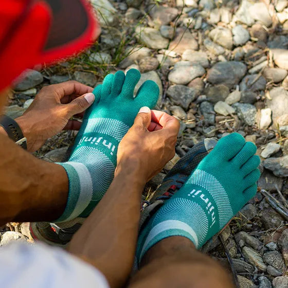 Injinji Artist Designed Womens Trail Crew Midweight Toe Socks Poppy
