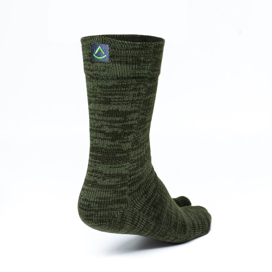 Fluffy YUBI Tabi Socks - Green - cuff logo detail