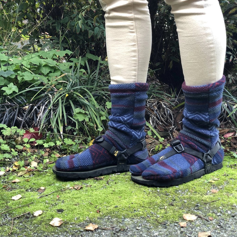 LUNA Polar Feet® Tabi Socks - worn outdoors, fair-isle
